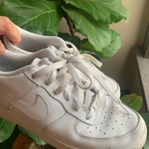 White, Air Force 1s // only work a few times